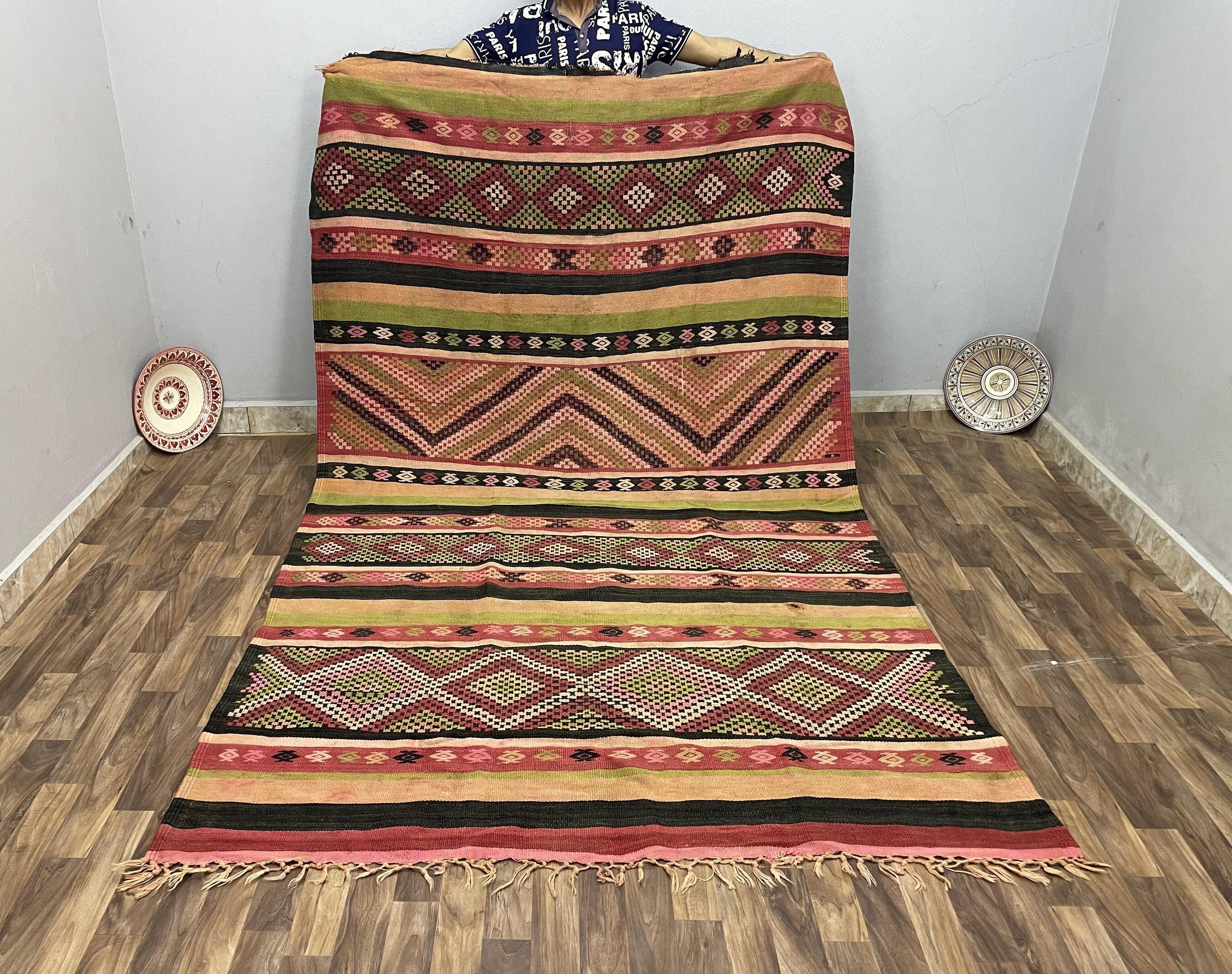 5x9ft Antique Vintage Primitive Moroccan Rug